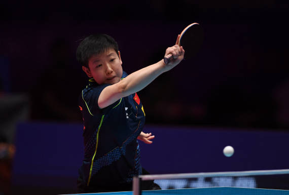 C罗几乎打满全场送致胜助攻 小球迷为偶像冲入内场成插曲