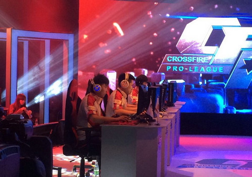 在桌上采用 在桌上采用